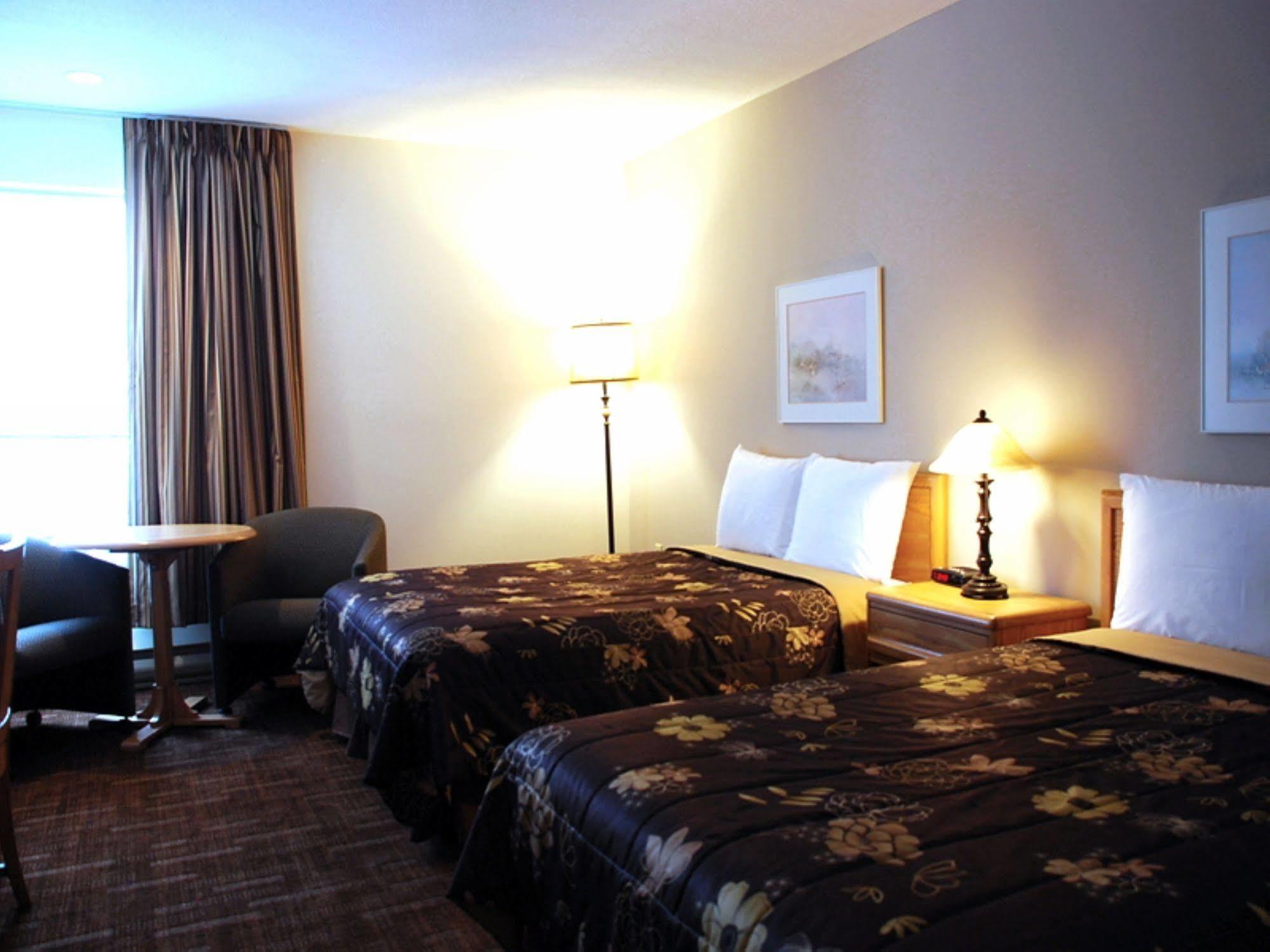 Auberge Du Grand Lac Magog Exterior photo